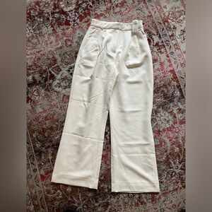 NWT — Abercrombie & Fitch — Curve Love A&F Sloane Tailored Pant 25 Short